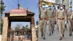 डासना मंदिर में दो साधुओं पर धारदार हथियार से हमला डासना मंदिर में दो साधुओं पर धारदार हथियार से हमला