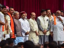 कर्नाटक में नए मंत्रियों को विभाग बांटे, सीएम ने वित्त विभाग अपने पास रखा कर्नाटक में नए मंत्रियों को विभाग बांटे, सीएम ने वित्त विभाग अपने पास रखा
