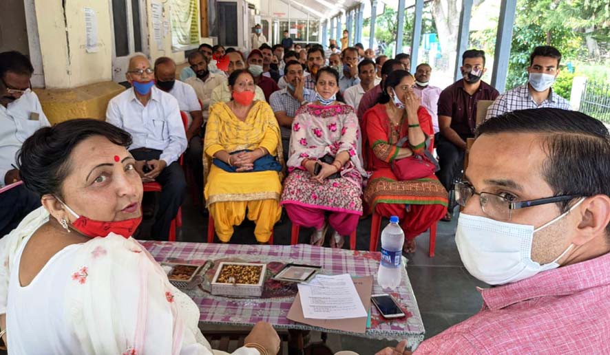 शाहपुर बनेगा योजनाबद्ध विकास का श्रेष्ठ उदाहरण: सरवीन चौधरी सामाजिक न्याय एवं अधिकारिता मंत्री ने मनोनीत पार्षदों को दी शुभकामनाएं शाहपुर बनेगा योजनाबद्ध विकास का श्रेष्ठ उदाहरण: सरवीन चौधरी सामाजिक न्याय एवं अधिकारिता मंत्री ने मनोनीत पार्षदों को दी शुभकामनाएं