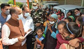 सीएम ने सौमी देवी को दी एक लाख रुपये की सहायता सीएम ने सौमी देवी को दी एक लाख रुपये की सहायता