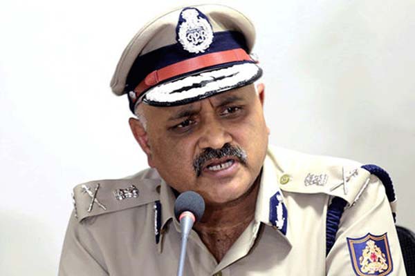 कर्नाटक पुलिस भर्ती में ट्रांसजेंडर्स को मिलेगा एक फीसदी आरक्षण : प्रवीण सूद कर्नाटक पुलिस भर्ती में ट्रांसजेंडर्स को मिलेगा एक फीसदी आरक्षण : प्रवीण सूद
