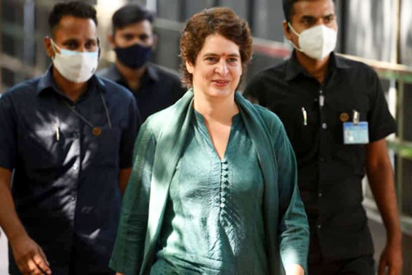 कांग्रेस ने जारी की 125 उम्मीदवारों की पहली सूची 50 सीटों पर महिलाओं को उतारा कांग्रेस ने जारी की 125 उम्मीदवारों की पहली सूची 50 सीटों पर महिलाओं को उतारा