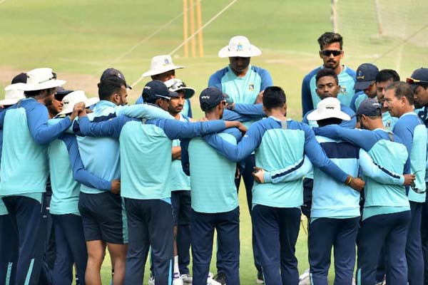 बंगाल रणजी टीम के सात सदस्य कोविड संक्रमित, मुम्बई से अभ्यास मैच रद्द सीएबी ने सभी स्थानीय टूर्नामेंट रोके बंगाल रणजी टीम के सात सदस्य कोविड संक्रमित, मुम्बई से अभ्यास मैच रद्द सीएबी ने सभी स्थानीय टूर्नामेंट रोके