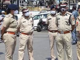 दिल्ली पुलिस पीआरओ समेत 300 से ज्यादा पुलिसकर्मी संक्रमित - कोरोना का विस्फोट पुलिस कर्मी और सुरक्षा में तैनात जवानों पर हुआ है दिल्ली पुलिस पीआरओ समेत 300 से ज्यादा पुलिसकर्मी संक्रमित - कोरोना का विस्फोट पुलिस कर्मी और सुरक्षा में तैनात जवानों पर हुआ है