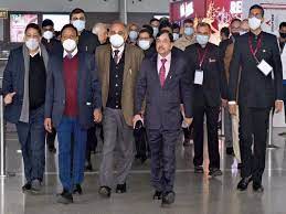 लखनऊ पहुंची चुनाव आयोग की 13 सदस्यों की टीम, सभी दलों के प्रतिनिधिमंडल से की मुलाकात लखनऊ पहुंची चुनाव आयोग की 13 सदस्यों की टीम, सभी दलों के प्रतिनिधिमंडल से की मुलाकात