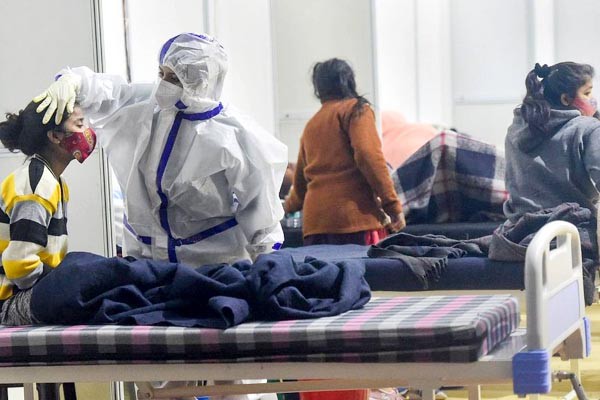 24 घंटे में सामने आए 1.79 लाख नए मामले, लेकिन रिकवरी लेकर आई राहत 24 घंटे में सामने आए 1.79 लाख नए मामले, लेकिन रिकवरी लेकर आई राहत
