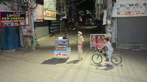 हरियाणा के गुरुग्राम, फरीदाबाद जैसे कई शहरों में कोरोना के बढ़ते मामलों को देखते हुए सख्ती हरियाणा के गुरुग्राम, फरीदाबाद जैसे कई शहरों में कोरोना के बढ़ते मामलों को देखते हुए सख्ती