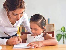 बच्चों को सुंदर लेखन के लिए प्रेरित करें   