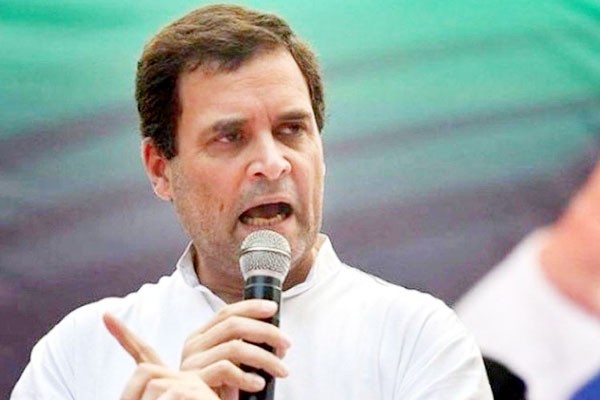 गलवान घाटी में चीनी ध्वज फहराने वाले वीडियो पर राहुल गांधी का सरकार पर निशाना -रक्षा विशेषज्ञ भी बोले कुछ तो गड़बड़ हुई है गलवान घाटी में चीनी ध्वज फहराने वाले वीडियो पर राहुल गांधी का सरकार पर निशाना -रक्षा विशेषज्ञ भी बोले कुछ तो गड़बड़ हुई है