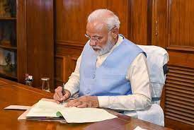 चुनाव से ठीक पहले ओबीसी क्रीमीलेयर सीमा बढ़ाएगी मोदी सरकार चुनाव से ठीक पहले ओबीसी क्रीमीलेयर सीमा बढ़ाएगी मोदी सरकार