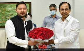 तेजस्वी यादव ने तेलंगाना के मुख्यमंत्री के. चंद्रशेखर राव से मुलाकात की तेजस्वी यादव ने तेलंगाना के मुख्यमंत्री के. चंद्रशेखर राव से मुलाकात की
