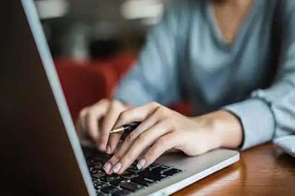 आईटी क्षेत्र में हैं कई संभावनाएं आईटी क्षेत्र में हैं कई संभावनाएं