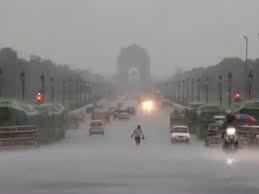 दिल्ली में हवाओं के साथ बूंदाबांदी गिरे ओले दिल्ली में हवाओं के साथ बूंदाबांदी गिरे ओले