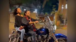 बिना हेलमेट के बाइक चलने पर चलन कटा तो विवेक ओबेरॉय ने कहा, 'प्यार हमें किस मोड पे ले आया' बिना हेलमेट के बाइक चलने पर चलन कटा तो विवेक ओबेरॉय ने कहा, 'प्यार हमें किस मोड पे ले आया'