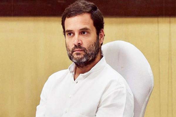 मछुआरों के साथ कोल्लम के समुद्र में मछली पकड़ने पहुंचे राहुल, बोले यह रोमांचक अनुभव मछुआरों के साथ कोल्लम के समुद्र में मछली पकड़ने पहुंचे राहुल, बोले यह रोमांचक अनुभव