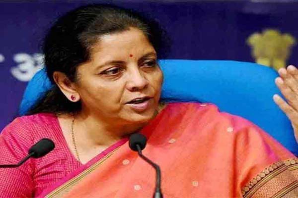 निर्मला ने ब्रीफकेस वाली परंपरा को तोड़ा, लाल रंग के मखमली कवर वाली फाइल में लेकर पहुंची संसद निर्मला ने ब्रीफकेस वाली परंपरा को तोड़ा, लाल रंग के मखमली कवर वाली फाइल में लेकर पहुंची संसद