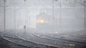 घने कोहरे और शीतलहर ने रोकी ट्रेन, फ्लाइट की रफ्तार, दिल्ली सहित कई राज्यों में जीरो रही दृश्यता घने कोहरे और शीतलहर ने रोकी ट्रेन, फ्लाइट की रफ्तार, दिल्ली सहित कई राज्यों में जीरो रही दृश्यता
