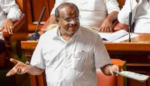 हिंदी और अंग्रेजी में शाह के नाम का फाउंडेशन पैनल लगाने पर भड़के कुमारस्वामी हिंदी और अंग्रेजी में शाह के नाम का फाउंडेशन पैनल लगाने पर भड़के कुमारस्वामी