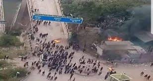 महंगाई से त्रस्त पीओके की जनता इमरान सरकार पर भड़की, प्रदर्शनकारियों ने पुलिस थाने को फूंका महंगाई से त्रस्त पीओके की जनता इमरान सरकार पर भड़की, प्रदर्शनकारियों ने पुलिस थाने को फूंका