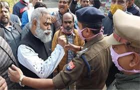 आप विधायक सोमनाथ भारती ने यूपी पुलिस को दी धमकी आप विधायक सोमनाथ भारती ने यूपी पुलिस को दी धमकी