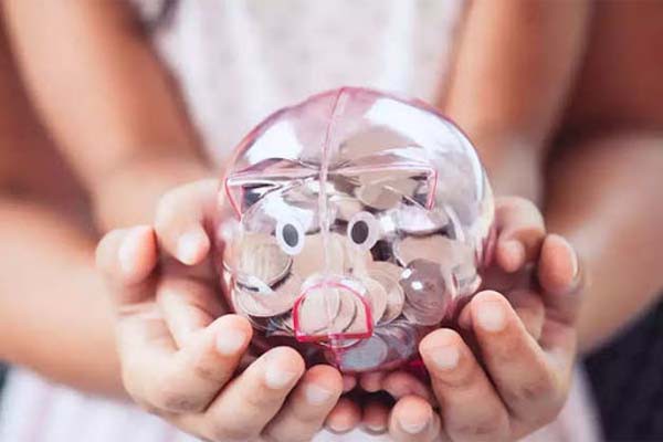 बच्चों को काम के लिए पैसे देना सही या गलत बच्चों को काम के लिए पैसे देना सही या गलत