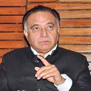 जीएस बाली ने 205 बसों की खरीद के फैसले पर सवाल उठाया जीएस बाली ने 205 बसों की खरीद के फैसले पर सवाल उठाया