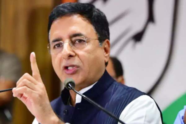 उत्तराखंड में खिलौनों की तरह मुख्यमंत्री बदला जा रहा है: रणदीप सुरजेवाला - भाजपा ने सिर्फ सत्ता की मलाई बांटने और बंदरबाट करने का काम किया उत्तराखंड में खिलौनों की तरह मुख्यमंत्री बदला जा रहा है: रणदीप सुरजेवाला - भाजपा ने सिर्फ सत्ता की मलाई बांटने और बंदरबाट करने का काम किया