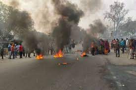 बंगाल सरकार पर चुनाव बाद हिंसा पर 'उदासीनता' का आरोप लगा, एनएचआरसी ने सीबीआई जांच का कहा बंगाल सरकार पर चुनाव बाद हिंसा पर 'उदासीनता' का आरोप लगा, एनएचआरसी ने सीबीआई जांच का कहा