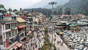 हिल स्टेशन पर भीड़ हिल स्टेशन पर भीड़
