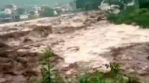 उत्तरकाशी में भारी बारिश बनी आफत, दो स्थानों पर बादल फटे, तीन की मौत उत्तरकाशी में भारी बारिश बनी आफत, दो स्थानों पर बादल फटे, तीन की मौत