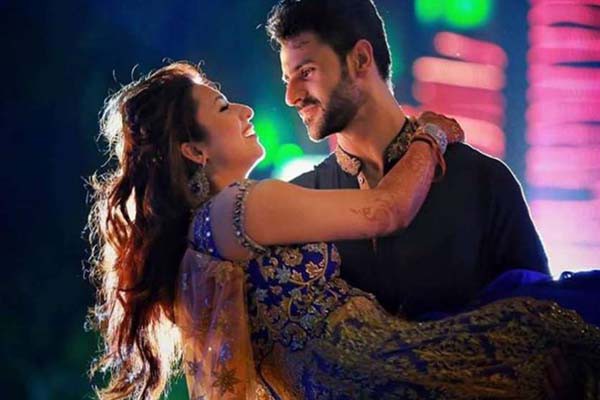 'बिग बॉस 15' में दिव्यांका-विवेक दहिया जोड़ी दिखाएगी जलबा, मेकर्स ने कपल को किया अप्रोच 'बिग बॉस 15' में दिव्यांका-विवेक दहिया जोड़ी दिखाएगी जलबा, मेकर्स ने कपल को किया अप्रोच