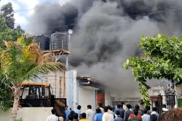 पुणे की केमिकल फैक्ट्री में भीषण आग, 18 लोगों की मौत