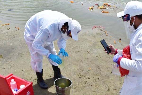 गंगा नदी में कोरोना संक्रमित शव फेंकने पर वैज्ञानिक चिंतित