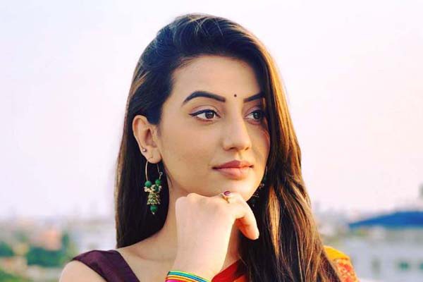 भोजपुरी अभिनेत्री अक्षरा के ठुमकों के लोग हुए दीवाने, वीडियों को 1 मिलियन व्यूज मिल चुके भोजपुरी अभिनेत्री अक्षरा के ठुमकों के लोग हुए दीवाने, वीडियों को 1 मिलियन व्यूज मिल चुके