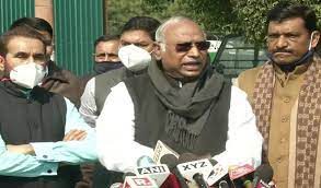 जितिन प्रसाद का कांग्रेस में था सम्मान, उनका स्टैंड बदलना दुख की बात: खड़गे -जितिन प्रसाद को कांग्रेस में सभी लोग सम्मान देते थे, उनका स्टैंड बदलना दुख की बात जितिन प्रसाद का कांग्रेस में था सम्मान, उनका स्टैंड बदलना दुख की बात: खड़गे -जितिन प्रसाद को कांग्रेस में सभी लोग सम्मान देते थे, उनका स्टैंड बदलना दुख की बात