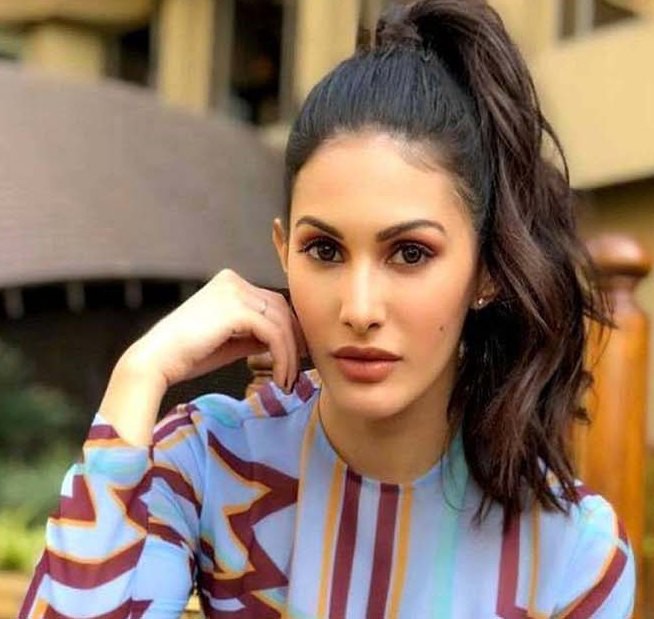 (रंग संसार) --पलक मुछाल के म्यूजिक वीडियो में रोमांस करेंगे अमायरा-प्रियांक (रंग संसार) --पलक मुछाल के म्यूजिक वीडियो में रोमांस करेंगे अमायरा-प्रियांक