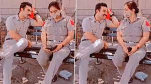 थाने में वीडियो बनाने पर पुलिसकर्मियों को कारण बताओ नोटिस थाने में वीडियो बनाने पर पुलिसकर्मियों को कारण बताओ नोटिस