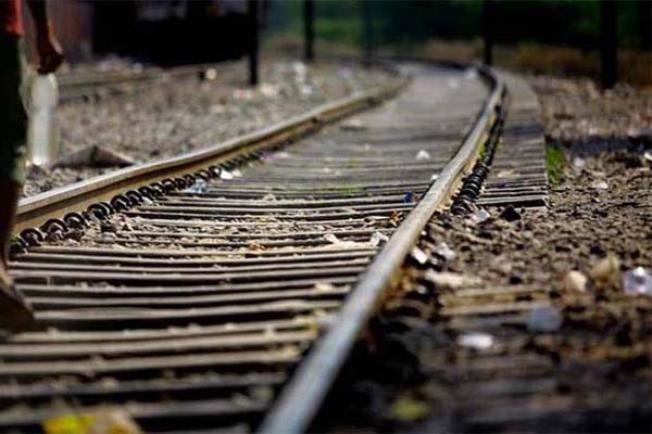 2020 में करीब 8,700 लोगों की रेल पटरियों पर जान गई, ज्यादातर प्रवासी मजदूर मरे -रेलवे बोर्ड ने ये आंकड़े मप्र के चंद्रशेखर गौर द्वारा आरटीआई के तहत पूछे गए प्रश्न के उत्तर में दिए 