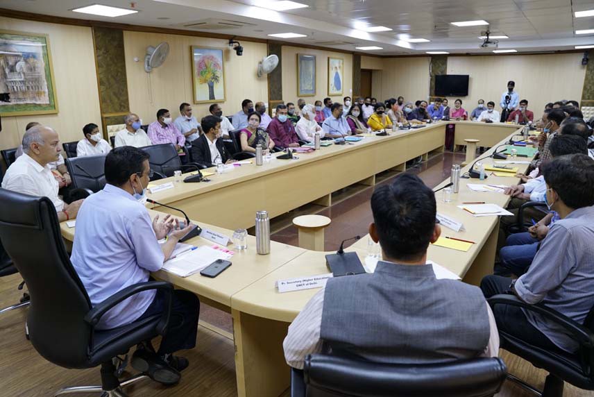 हम शिक्षा मंत्री कार्यालय की तरफ से डीयू के कुलपति को निमंत्रण भेजेंगे, ताकि लंबित मुद्दों पर उनसे बातचीत कर सुलझाया जा सके : अरविंद केजरीवाल हम शिक्षा मंत्री कार्यालय की तरफ से डीयू के कुलपति को निमंत्रण भेजेंगे, ताकि लंबित मुद्दों पर उनसे बातचीत कर सुलझाया जा सके : अरविंद केजरीवाल