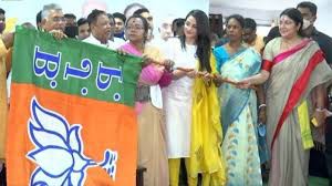 पश्चिम बंगाल के चुनावी रण में यूपी के शीर्ष नेताओं की रैलियां, चर्चा का विषय बने प्रदेश के मुद्दे पश्चिम बंगाल के चुनावी रण में यूपी के शीर्ष नेताओं की रैलियां, चर्चा का विषय बने प्रदेश के मुद्दे