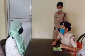 रेल मंत्री से एक पिता ने की किडनैप नाबालिग बेटी को बचाने की गुहार -ट्वीट के बाद रेलवे सुरक्षा बल की टीम ने कामाख्या एक्सप्रेस से बरामद किया रेल मंत्री से एक पिता ने की किडनैप नाबालिग बेटी को बचाने की गुहार -ट्वीट के बाद रेलवे सुरक्षा बल की टीम ने कामाख्या एक्सप्रेस से बरामद किया