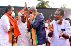 केरल हाई कोर्ट के पूर्व जज हुए बीजेपी में शामिल केरल हाई कोर्ट के पूर्व जज हुए बीजेपी में शामिल