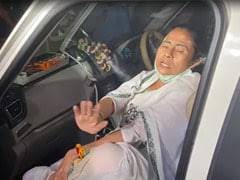पैर और पीठ में चोट के बाद ममता अस्पताल में भर्ती, चुनाव आयोग ने रिपोर्ट तलब की पैर और पीठ में चोट के बाद ममता अस्पताल में भर्ती, चुनाव आयोग ने रिपोर्ट तलब की