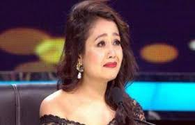 इंडियन आइडल 12 के सेट पर अभिनेत्री नीतू देगी जज नेहा को शगुन का तोहफा इंडियन आइडल 12 के सेट पर अभिनेत्री नीतू देगी जज नेहा को शगुन का तोहफा