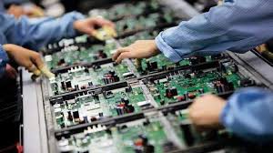  सरकार ने पीएलआई योजना के तहत दूसरे दौर के इलेक्ट्रॉनिक्स विनिर्माण के लिए आवेदन मांगे -कुछ इलेक्ट्रॉनिक कलपुर्जों मसलन मदरबोर्ड, सेमीकंडक्टर उपकरणों आदि पर रहेगा सरकार का ध्यान 