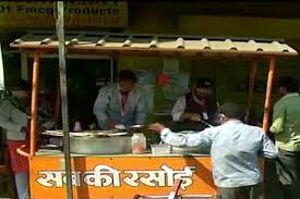 मेरठ में अब गरीब भूखे पेट सोने को नहीं होगा मजबूर - "सब की रसोई" संस्था सिर्फ 5 रुपये में खिला रही भरपेट खाना मेरठ में अब गरीब भूखे पेट सोने को नहीं होगा मजबूर - "सब की रसोई" संस्था सिर्फ 5 रुपये में खिला रही भरपेट खाना