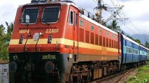 रात में चलने वाली ट्रेनों का किराया बढ़ने की चर्चाएं -रेलवे के अफसरों के सुझाव पर मार्च अंत तक फैसला संभव रात में चलने वाली ट्रेनों का किराया बढ़ने की चर्चाएं -रेलवे के अफसरों के सुझाव पर मार्च अंत तक फैसला संभव