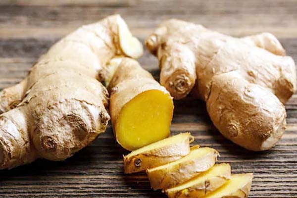 अदरक का सेवन न करें ये लोग अदरक का सेवन न करें ये लोग