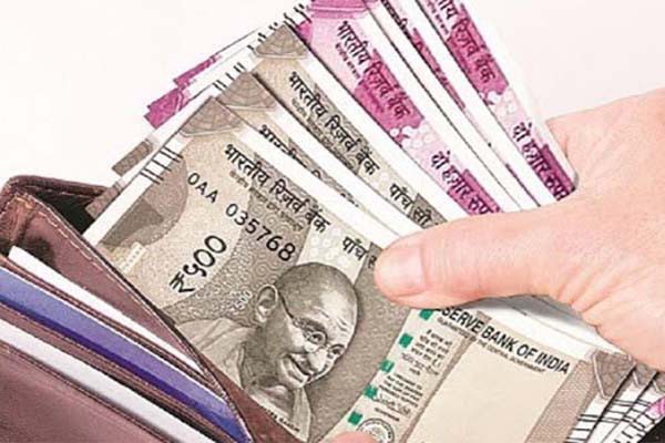 पैसों की कमी रहती है तो करें ये उपाय पैसों की कमी रहती है तो करें ये उपाय