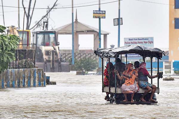 बिहार में रिकॉर्ड तोड़ बारिश तबाही से सात मरे बिहार में रिकॉर्ड तोड़ बारिश तबाही से सात मरे